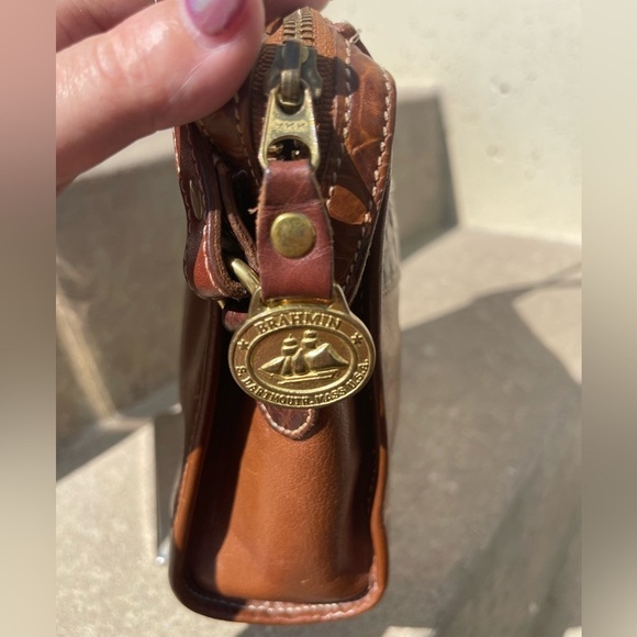 Vintage Brahmin Pecan Croc Leather Shoulder Bag - Picture 3 of 13